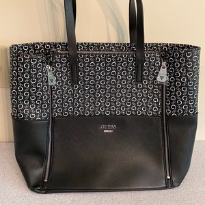 Guess signature logo tote bag purse black & white